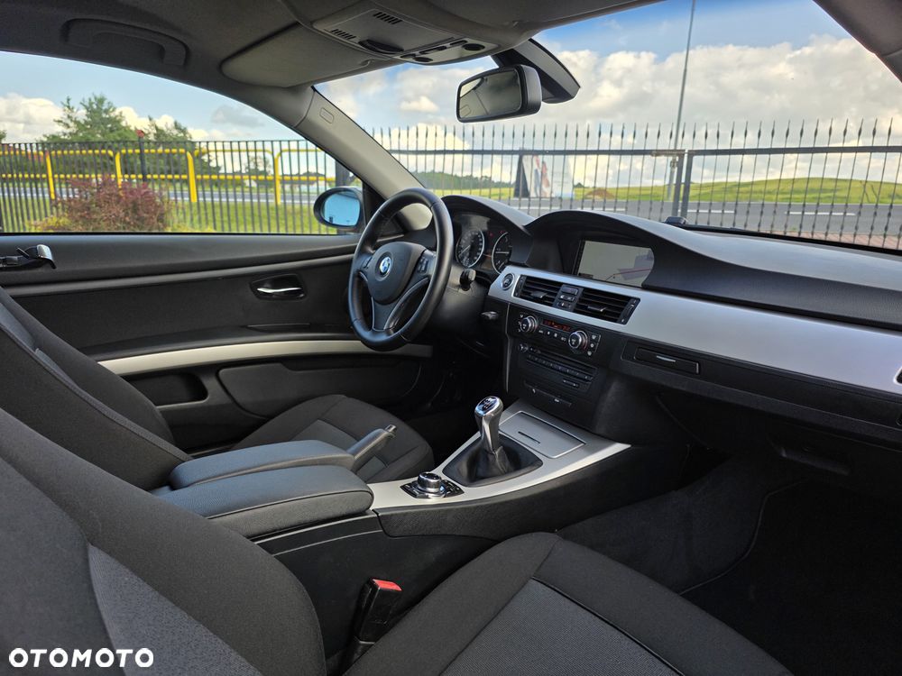 BMW Seria 3 320d - 17