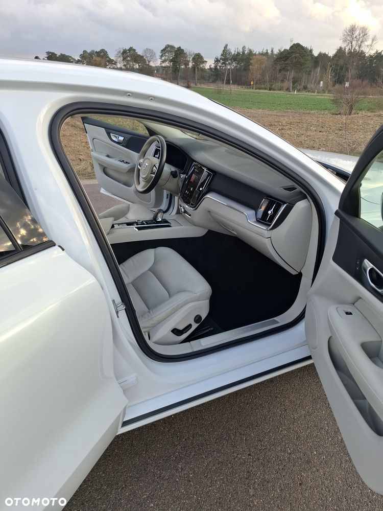 Volvo S60 B5 B Ultimate Dark - 6