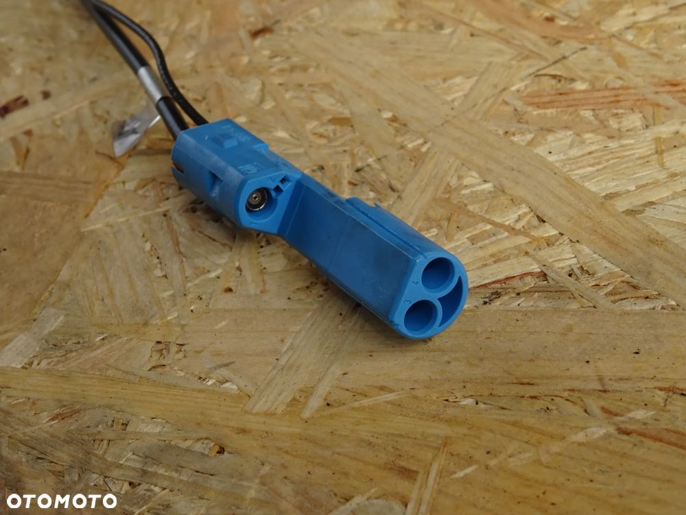 ANTENA DACHOWA DO RADIA WZMACNIACZ SPRYSKIWACZ OPEL VECTRA C HB GTS - 18