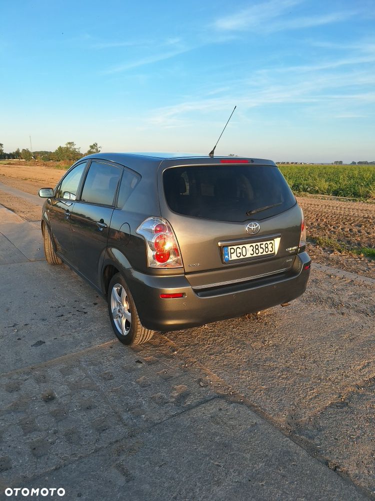 Toyota Corolla Verso - 4