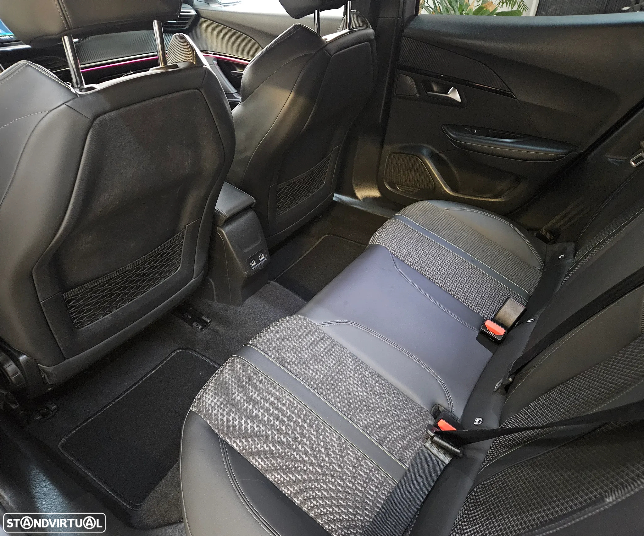 Peugeot 2008 1.5 BlueHDi GT Line - 38