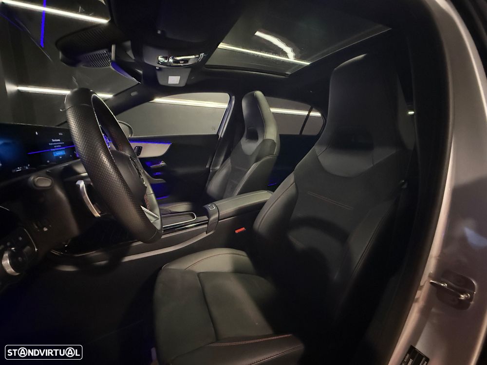 Mercedes-Benz A 250 e 8G-DCT AMG Line - 23