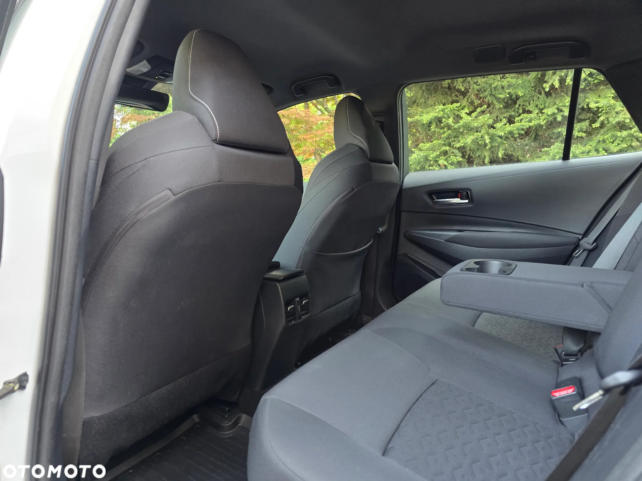Toyota Corolla 1.8 Hybrid Comfort - 24