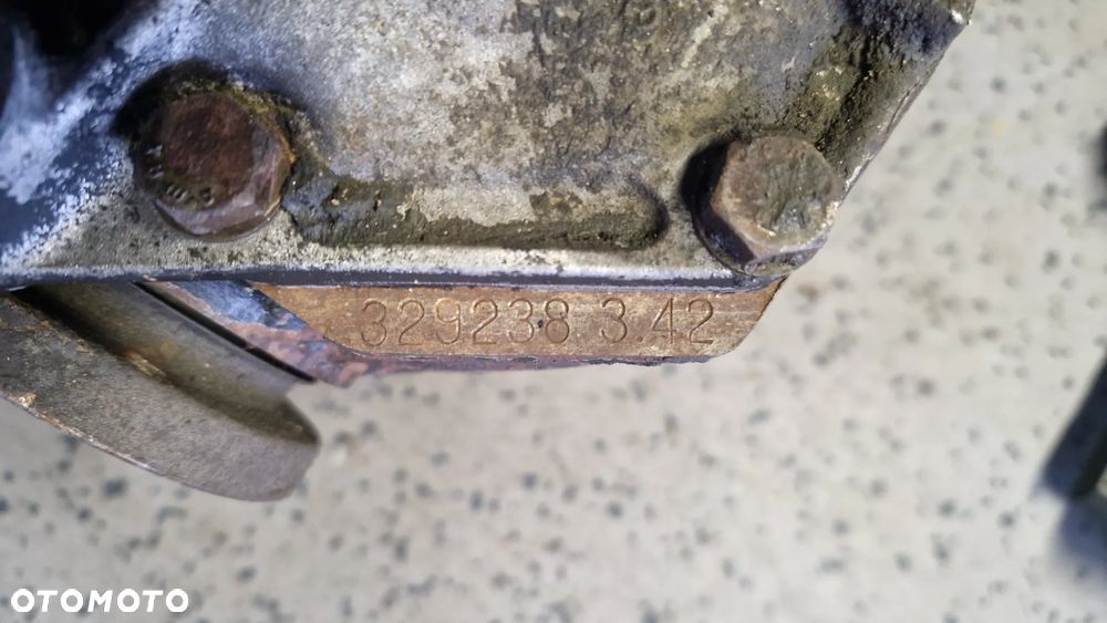 MERCEDES W124 2.0d DYFER 3.42 BEZ ABS - 2