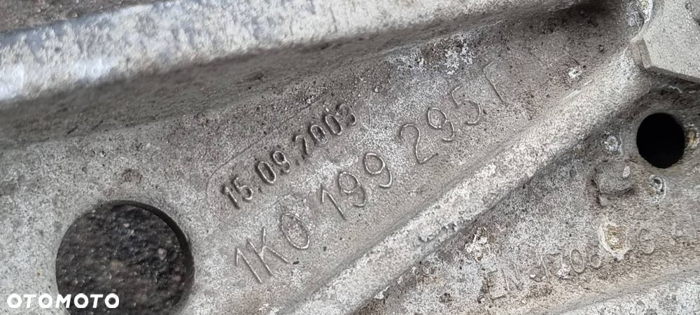 SANKI PRZEDNIE SKODA OCTAVIA II - 7