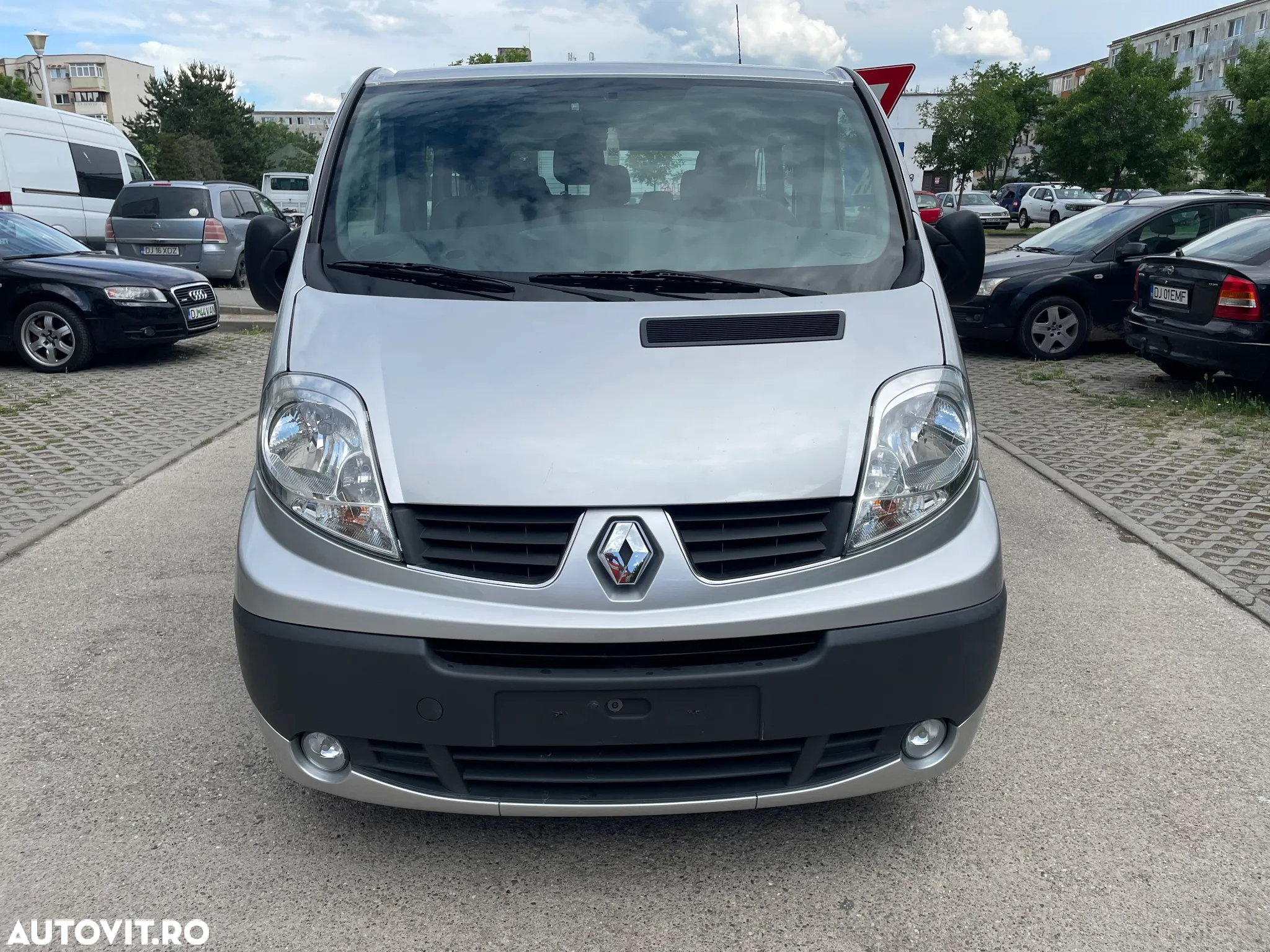 Renault Trafic 2.0 dCi 115 Passenger Expression - 9