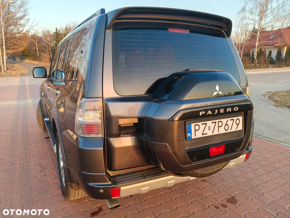 Mitsubishi Pajero - 8