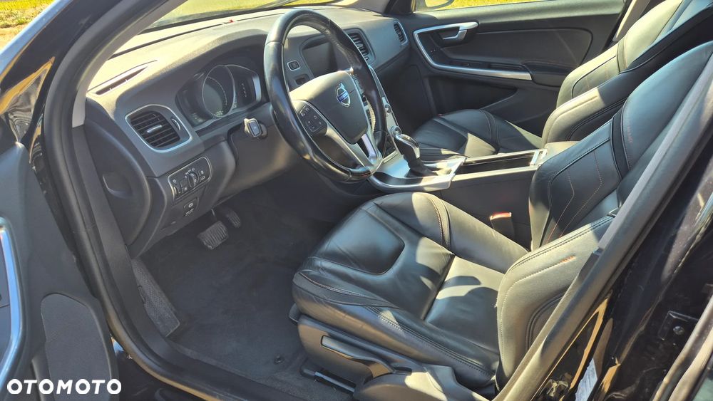 Volvo V60 D4 Drive-E Ocean Race - 12