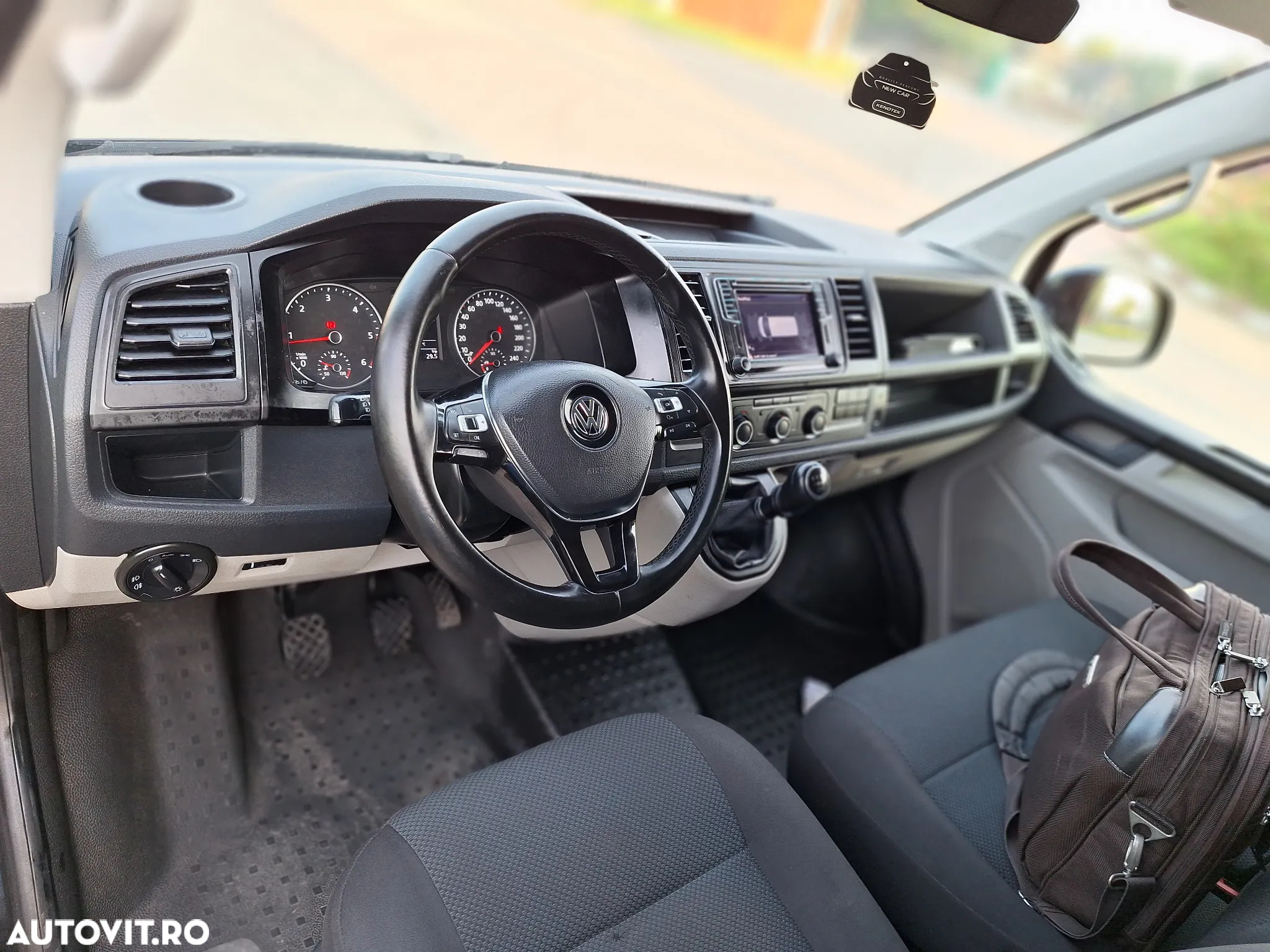 Volkswagen Transporter Kombi T6 2.0 TDI 84 kW KR - 11