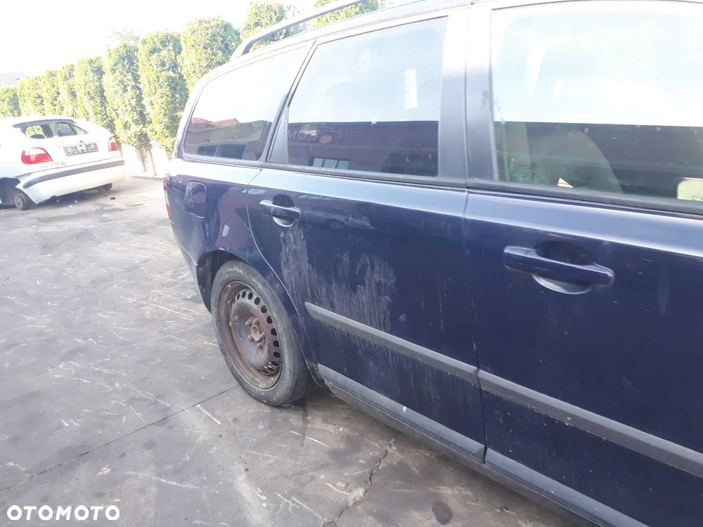 VOLVO V50 04-07 1.6 D  ZDERZAK TYŁ TYLNY 613-46 - 11