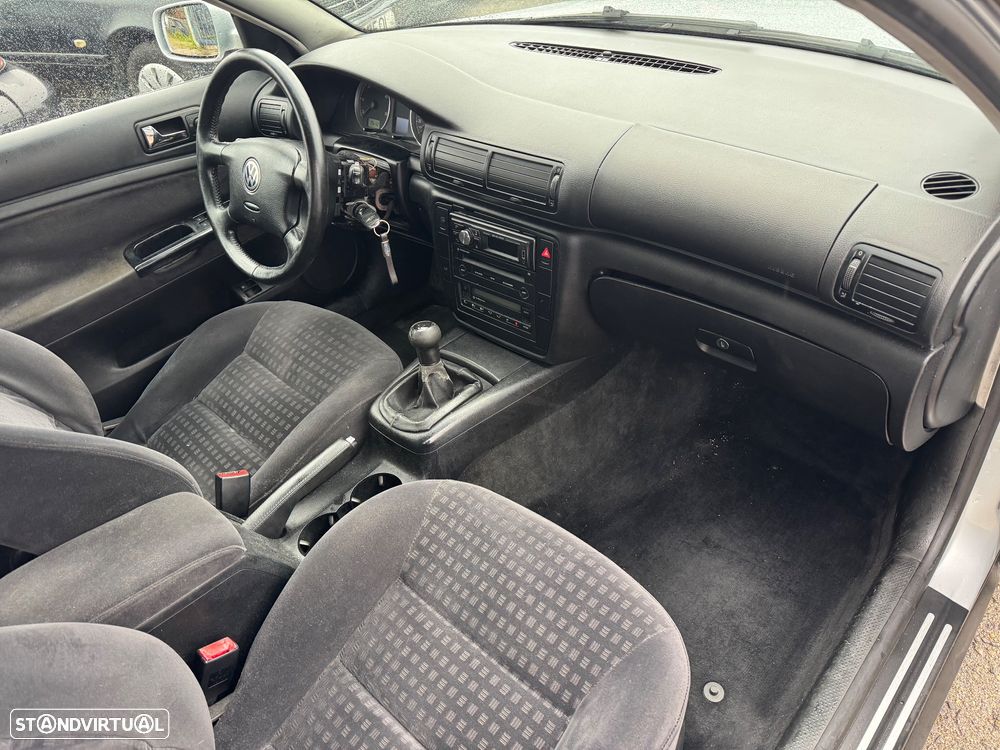 VW Passat 1.9 TDi Trendline EC - 18