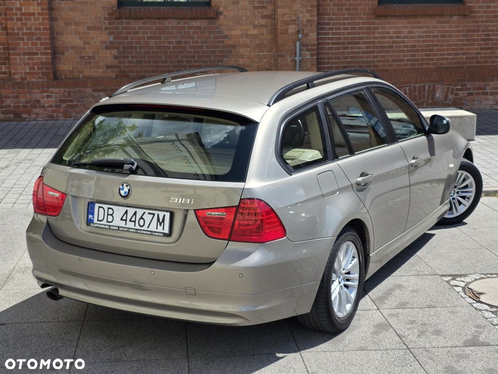 BMW Seria 3 318i - 12