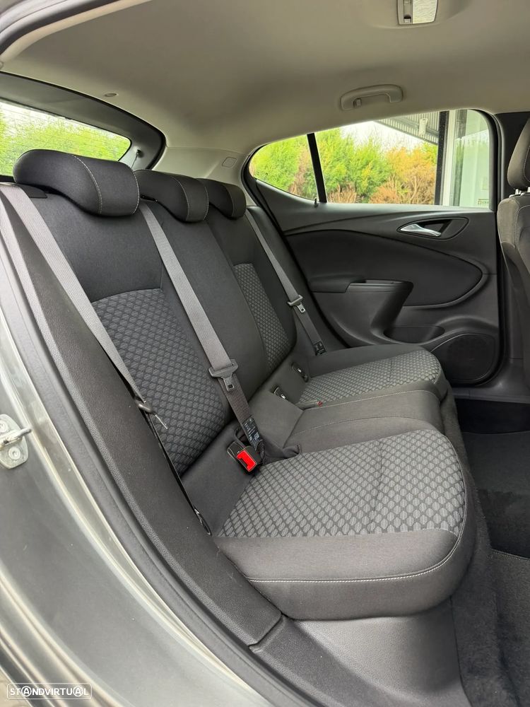 Opel Astra 1.6 D (CDTI) S&S Business - 10