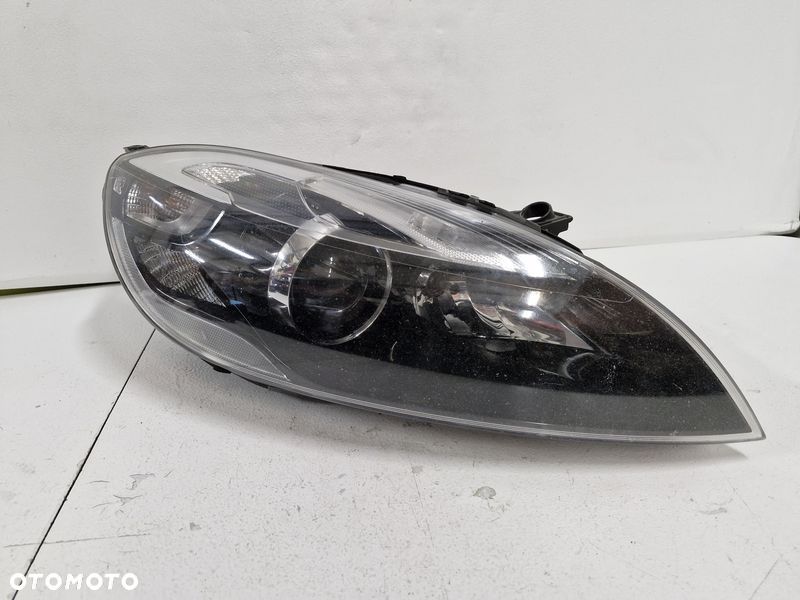 volvo v40 ii 2 lampa reflektor prawy przód xenon uk 31420010 - 2