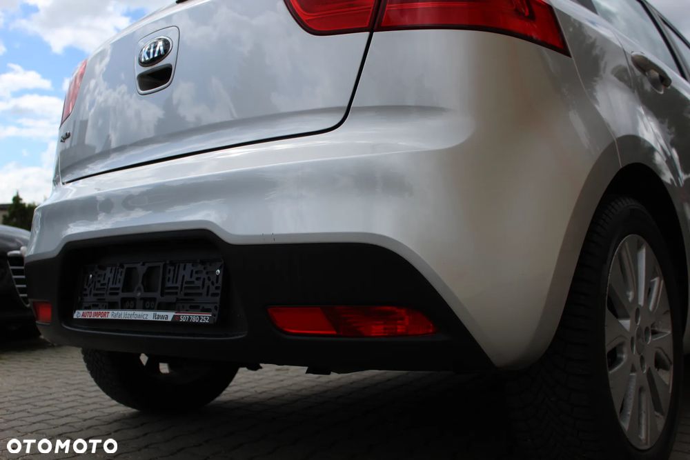 Kia Rio - 10