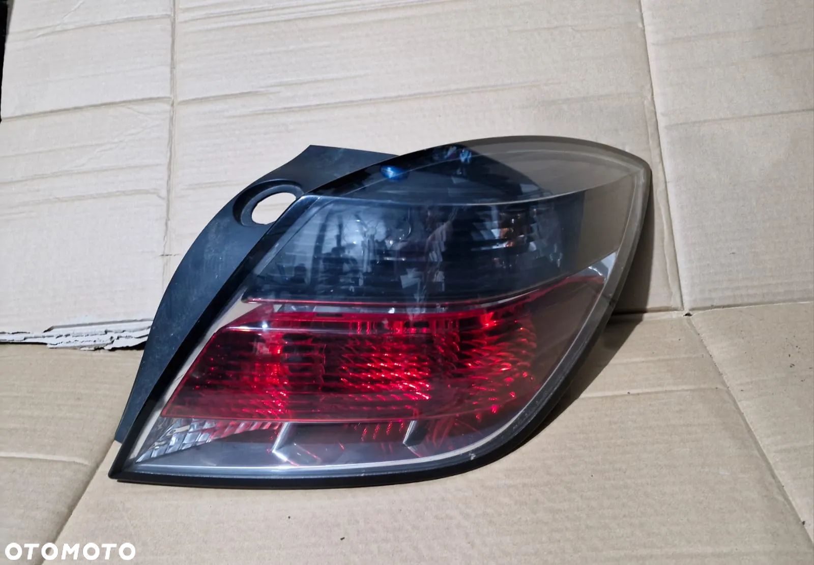 Lampa praw lewa tylna tył Opel Astra H III GTC 3 drzwi - 1