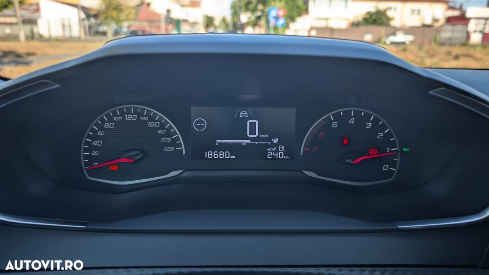 Peugeot 208 1.2 L PureTech STT Active - 9