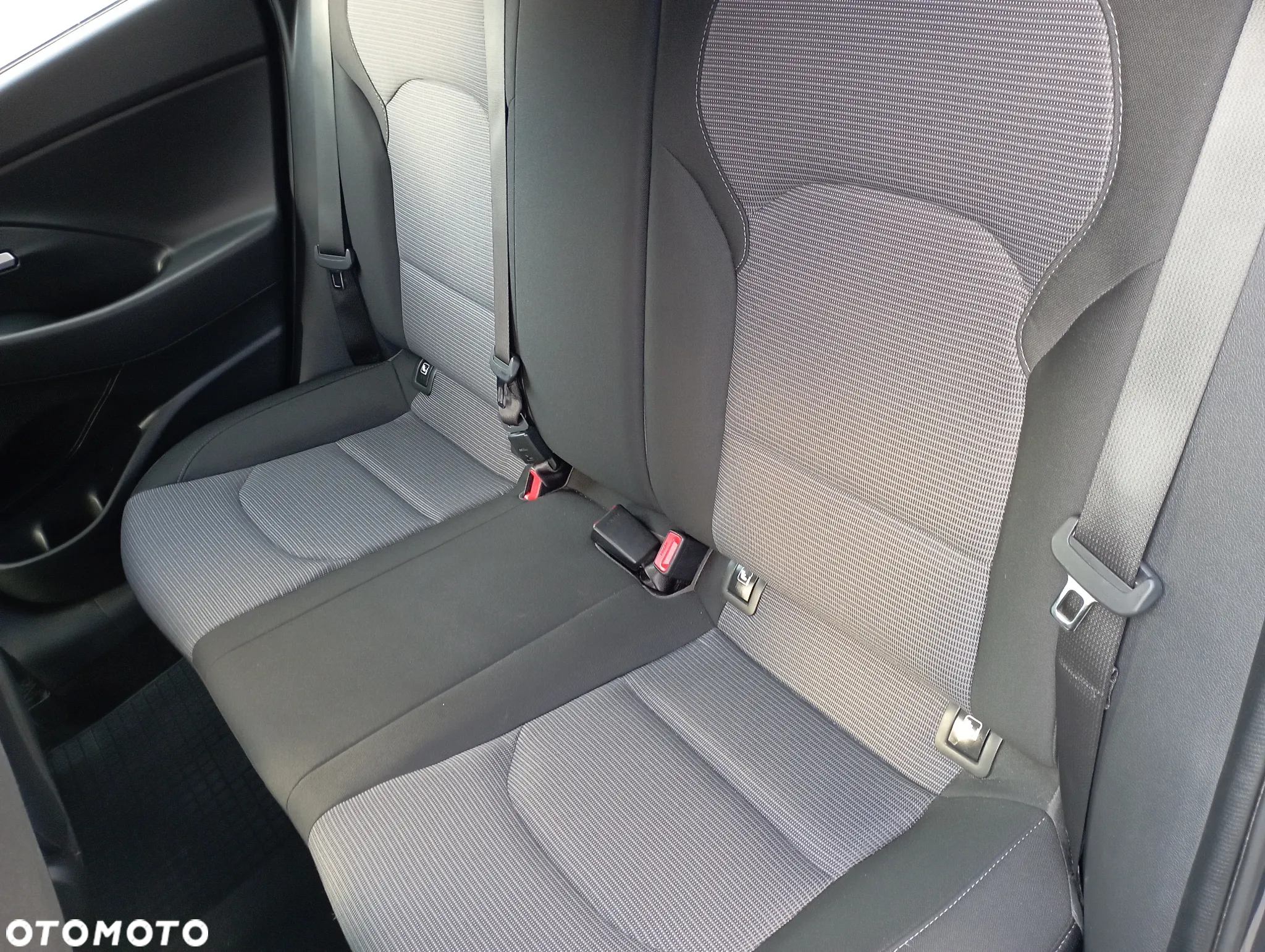 Hyundai i30 1.5 DPI Classic + - 6