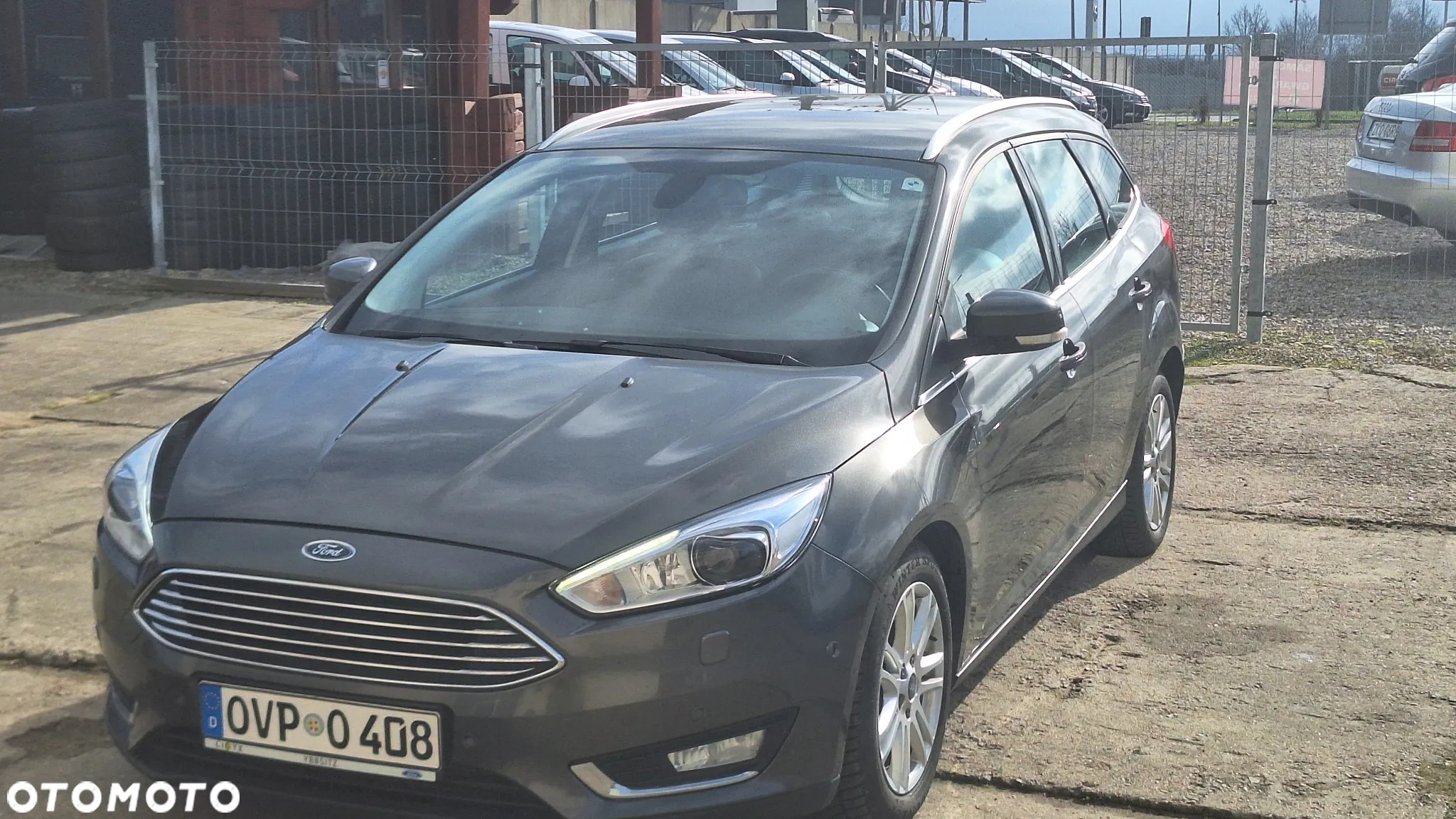 Ford Focus 2.0 EcoBlue Start-Stopp-System TITANIUM - 2