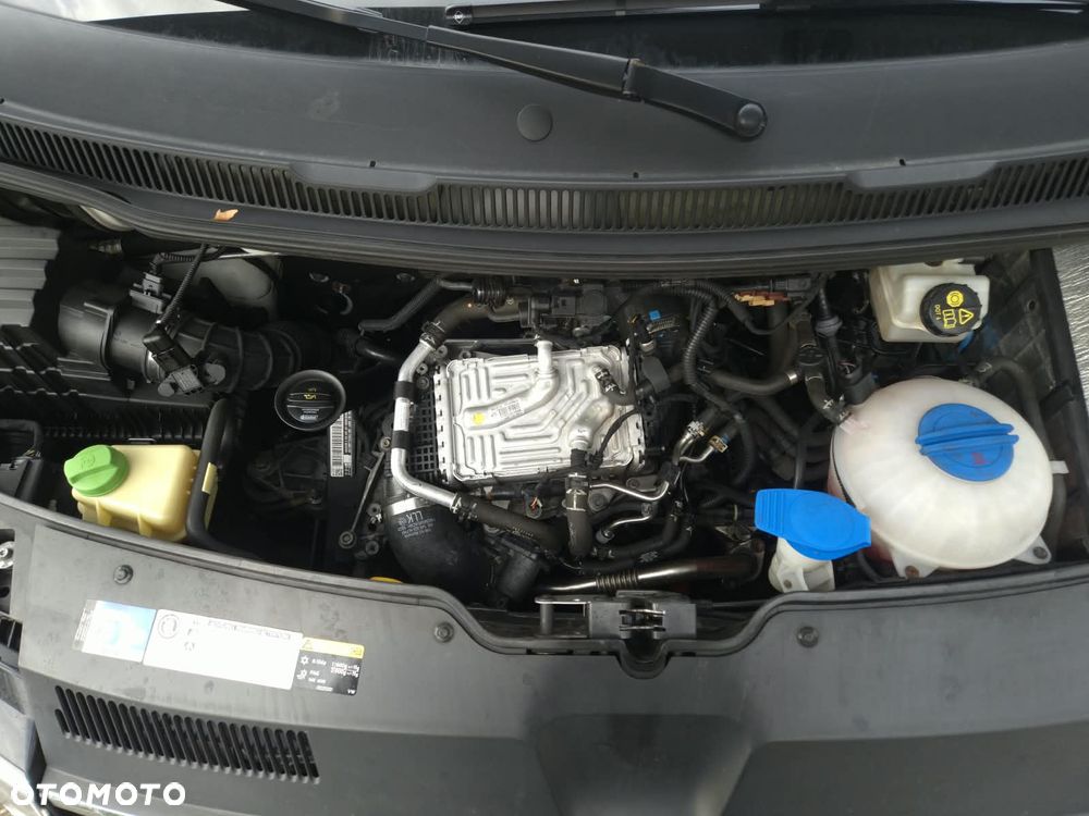 Volkswagen Multivan - 20