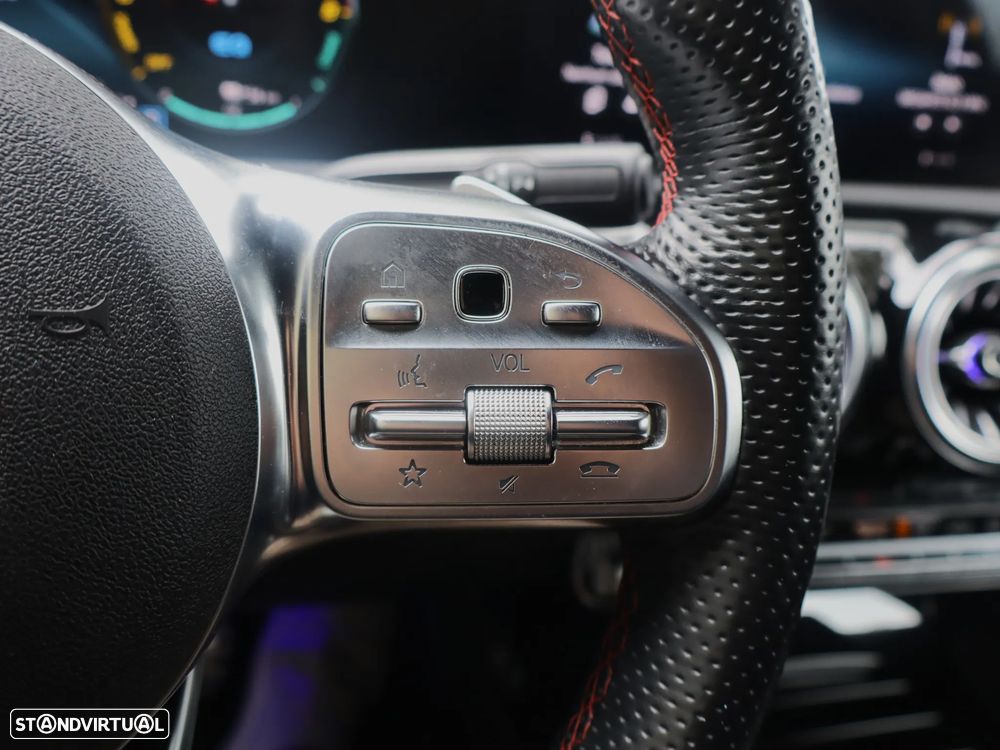 Mercedes-Benz A 250 e AMG Line - 12