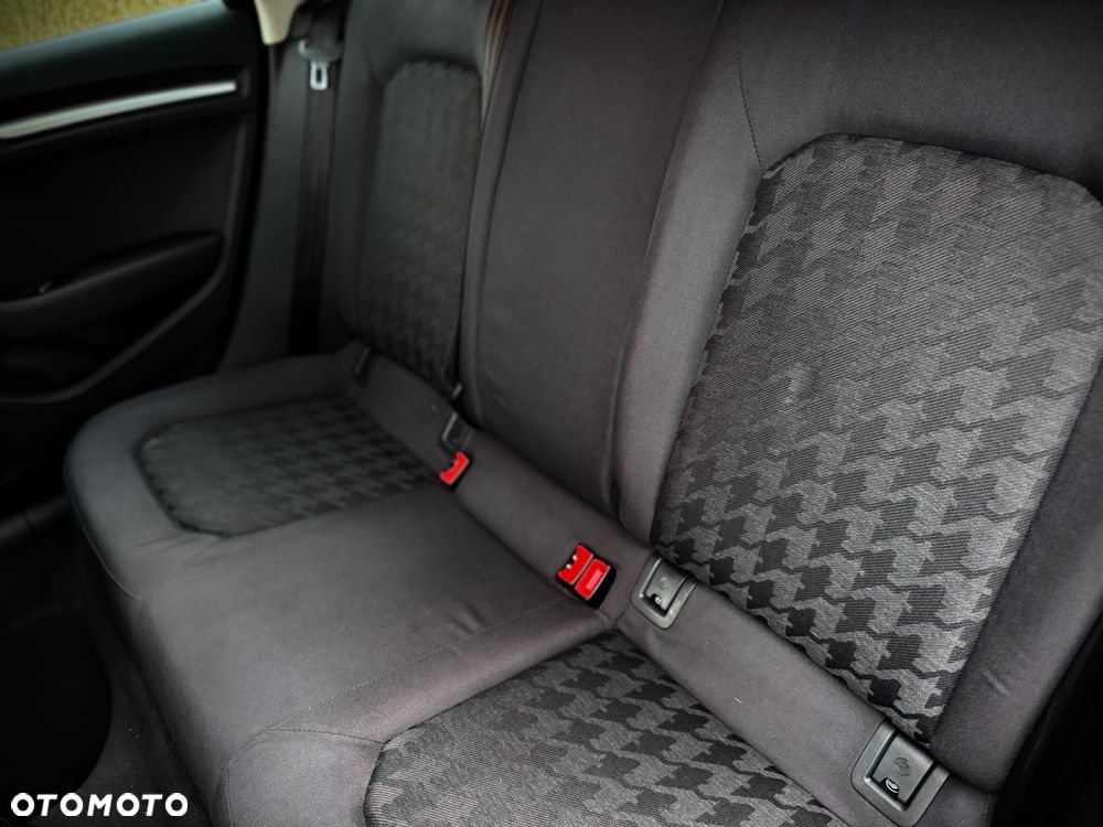 Audi A3 Sportback 2.0 TDI Quattro Attraction - 23