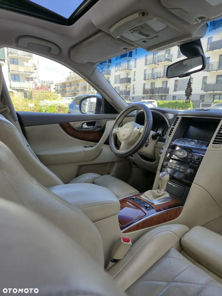 Infiniti FX FX30d S - 11