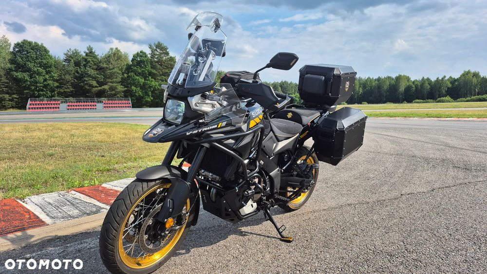 Suzuki V-STROM - 1