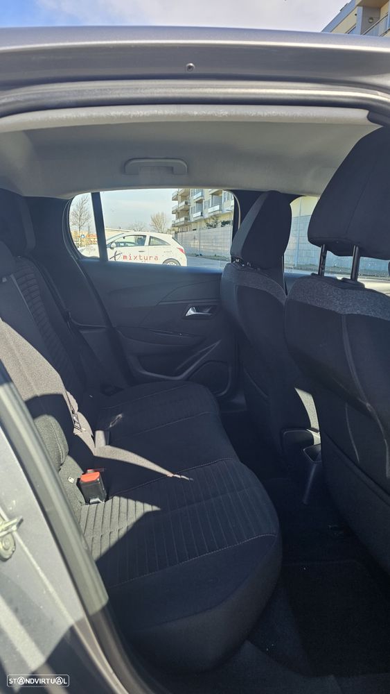 Peugeot 208 1.2 PureTech Active Pack - 11