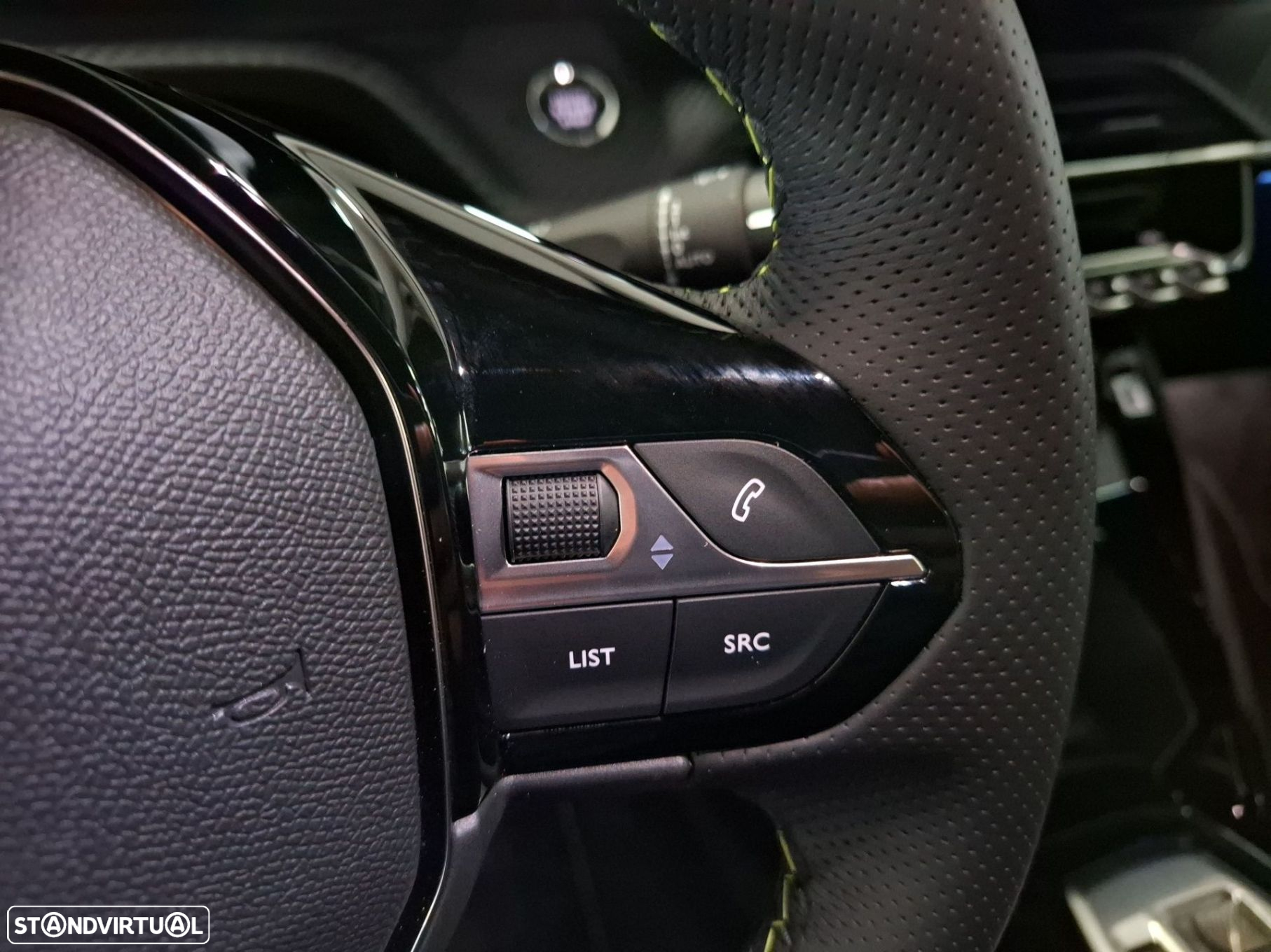 Peugeot e-2008 54 kWh GT - 17