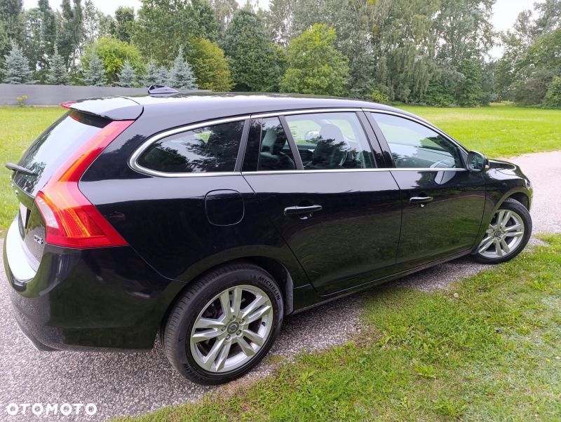 Volvo V60 D3 Summum - 4