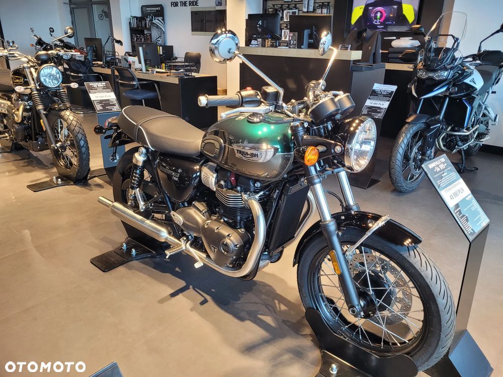 Triumph Bonneville - 3