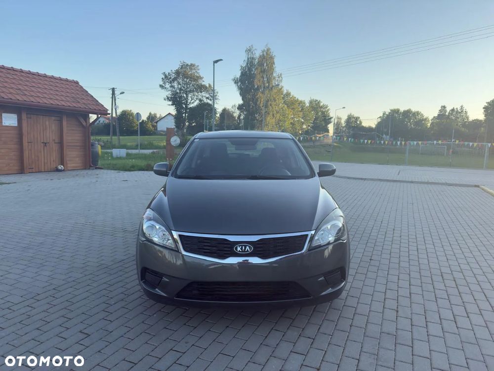 Kia Ceed 1.6 CRDi 90 ISG Vision - 2