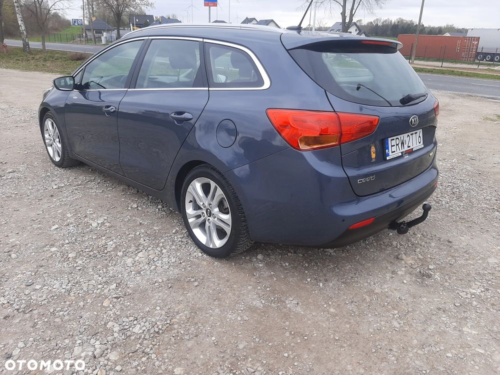 Kia Ceed 1.6 GDI ISG Platinum Edition - 10