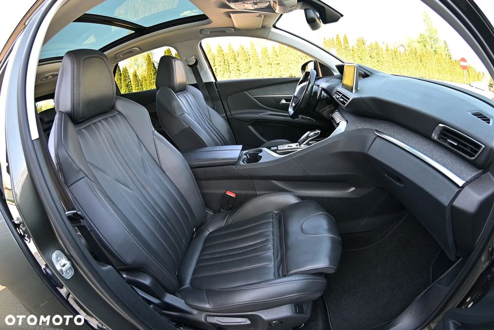 Peugeot 3008 1.2 PureTech Allure S&S EAT8 - 22