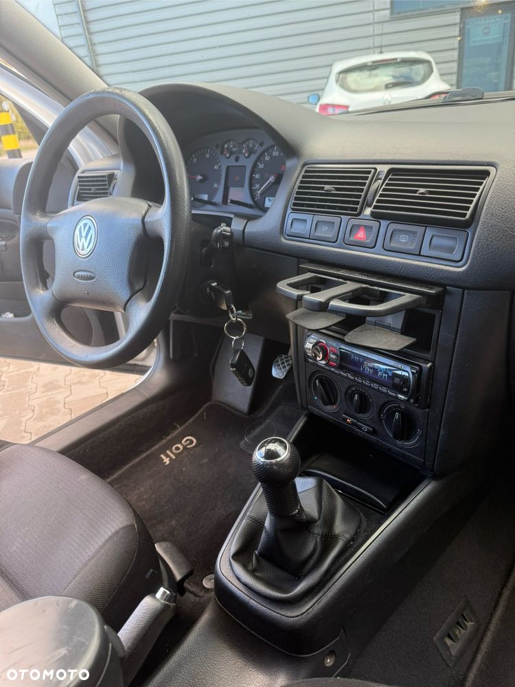 Volkswagen Golf 1.9 TDI Comfortline - 24