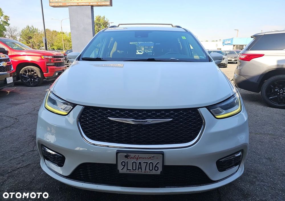 Chrysler Pacifica - 3