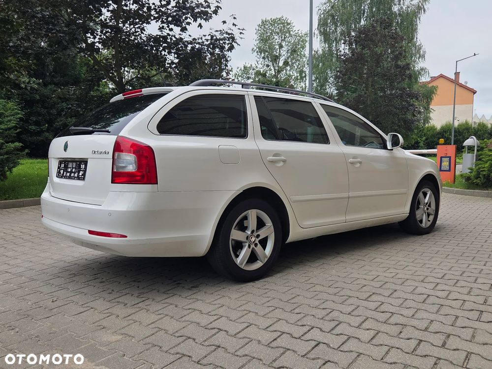 Skoda Octavia 2.0 TDI DPF Sport Edition - 2