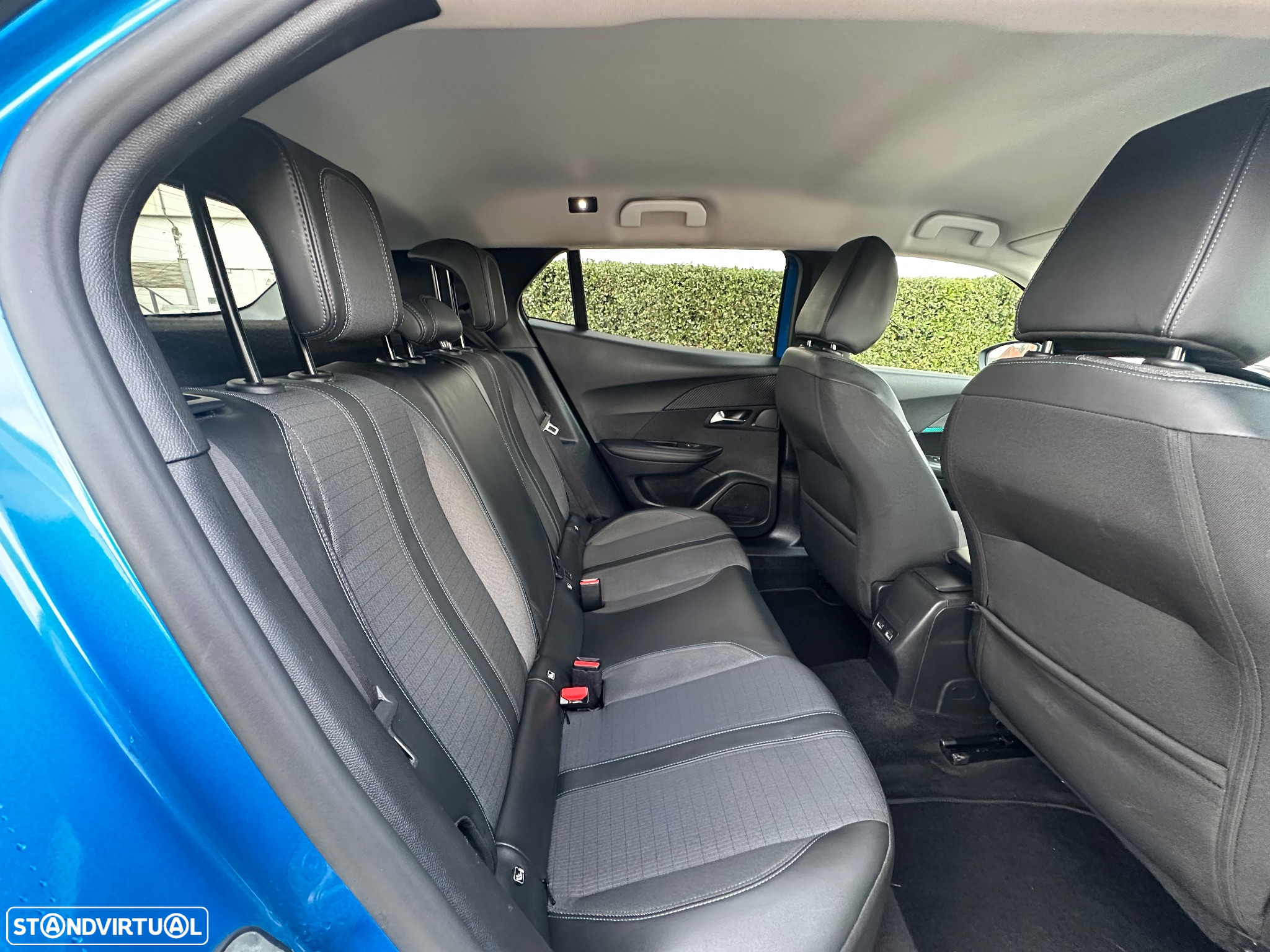 Peugeot 2008 1.2 PureTech Allure Pack - 20