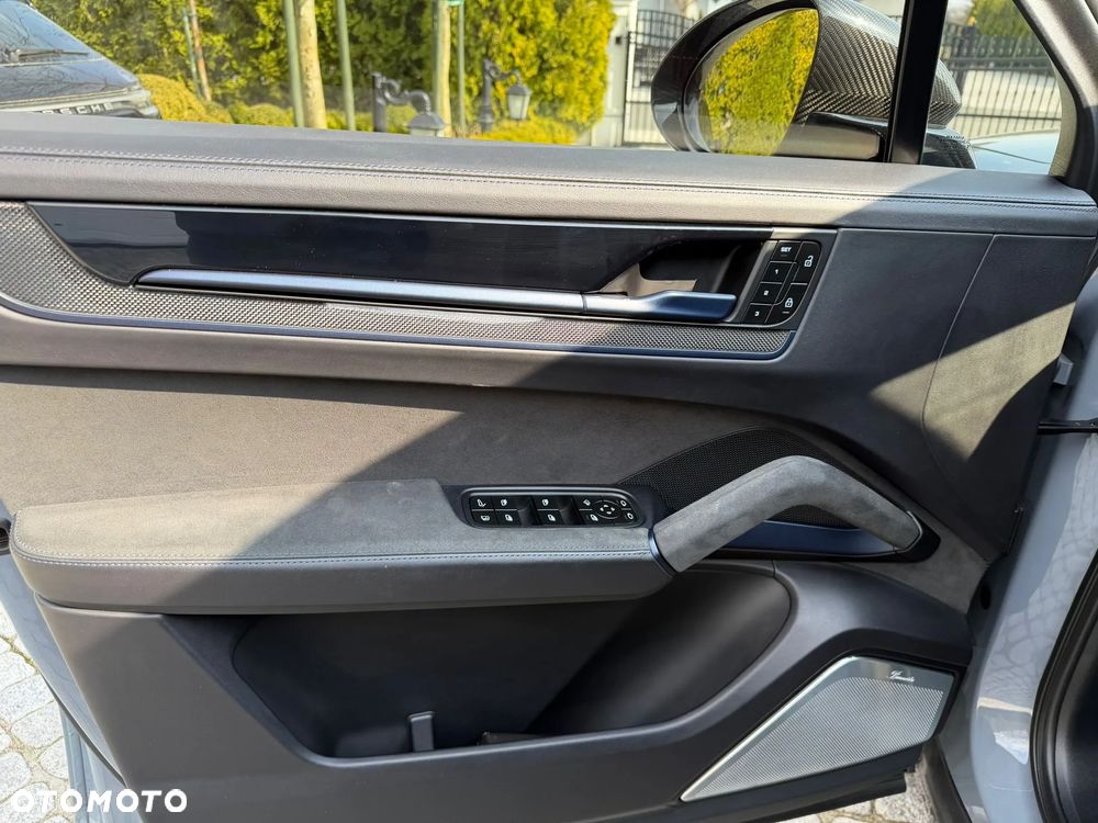 Porsche Cayenne - 13