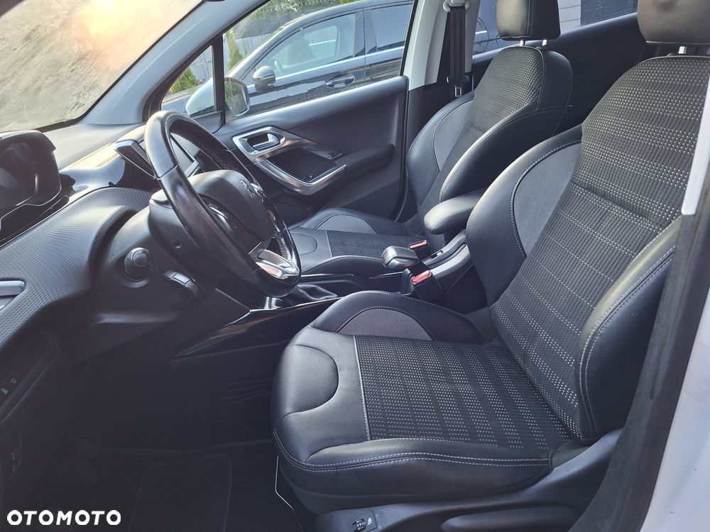 Peugeot 2008 - 9