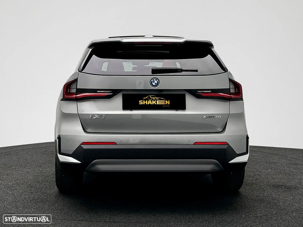 BMW iX1 xDrive30 - 5