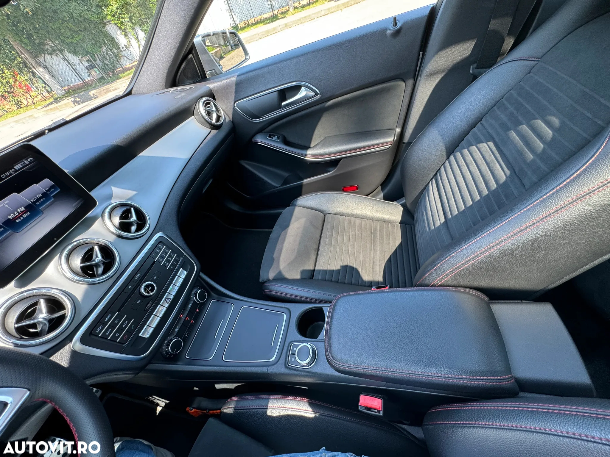 Mercedes-Benz CLA Shooting Brake 180 7G-DCT AMG Line - 27