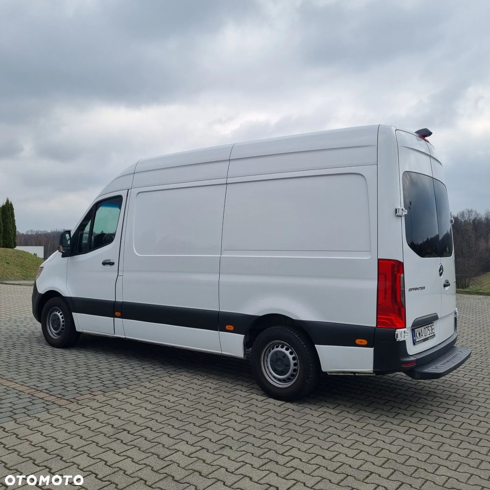 Mercedes-Benz Sprinter - 4
