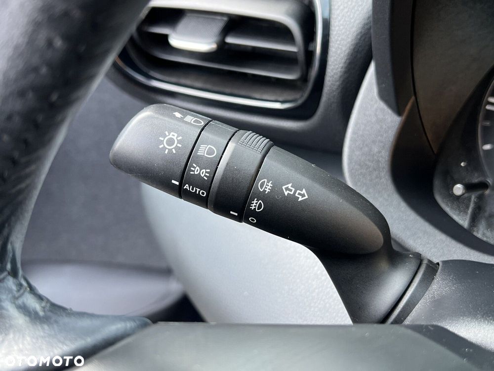 Toyota Yaris - 16