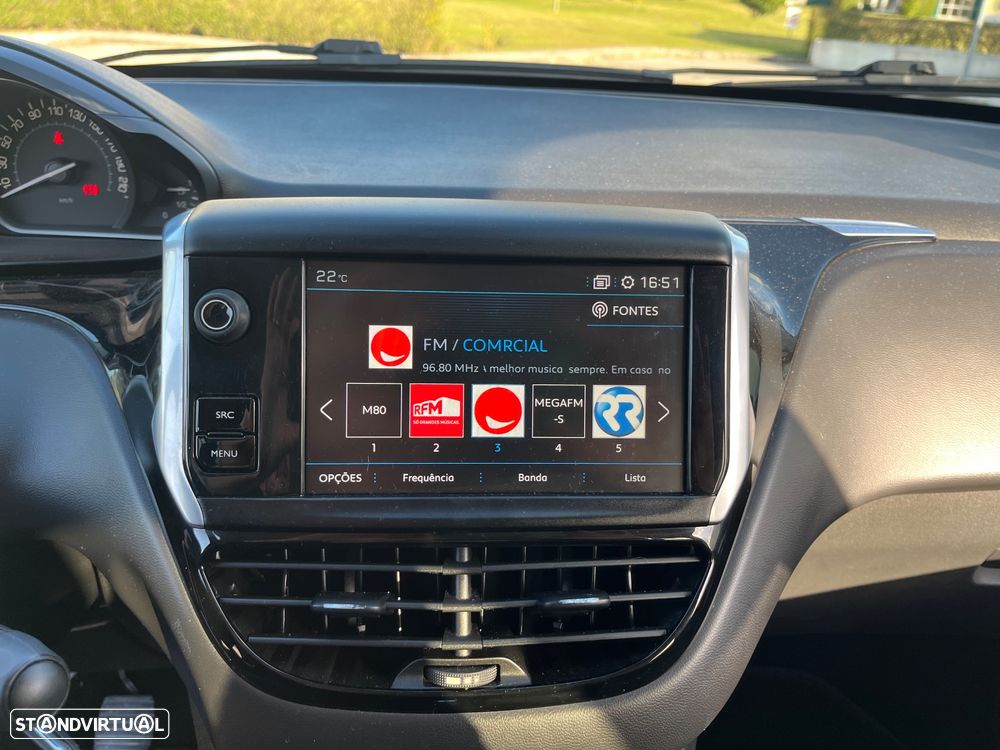 Peugeot 208 1.2 PureTech Signature - 10