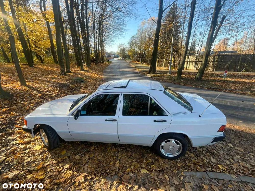 Mercedes-Benz W201 (190) - 8