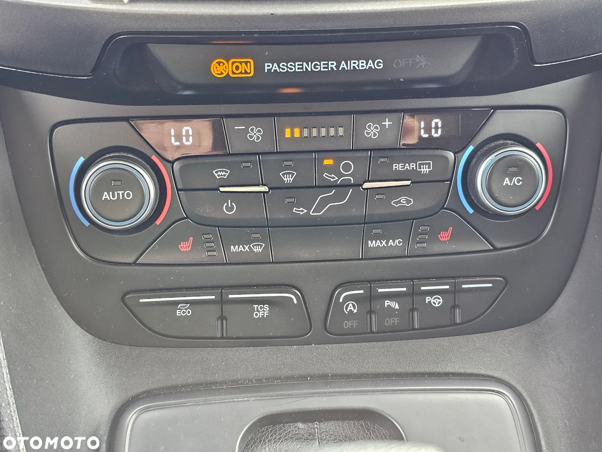Ford Tourneo Connect Grand - 25
