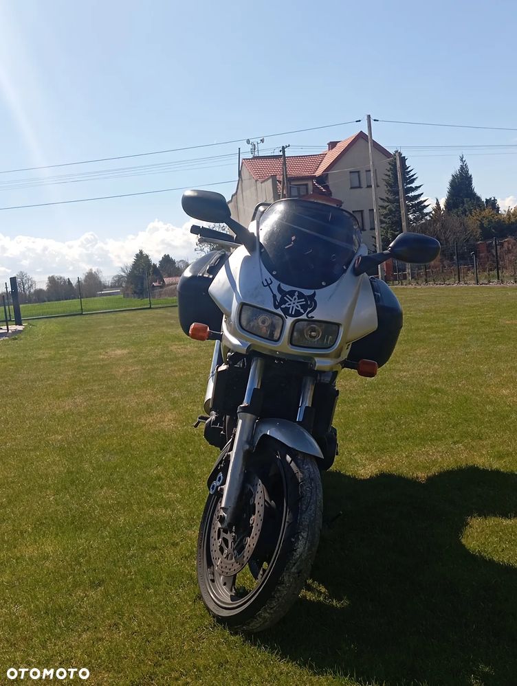 Yamaha FZS - 2