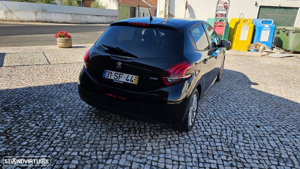 Peugeot 208 1.2 VTi SE Style - 4